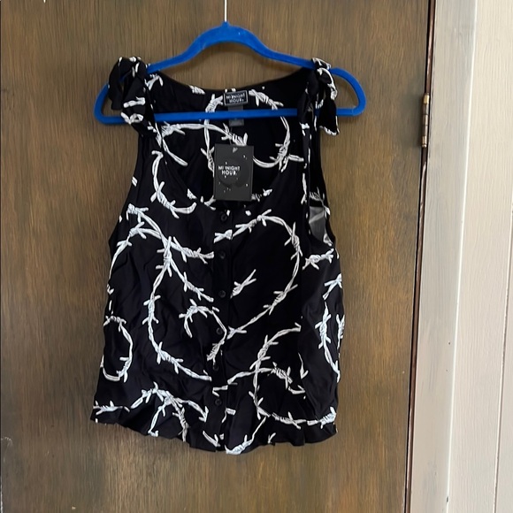 Black and White Barbed Wire Pattern Blouse - Picture 1 of 7